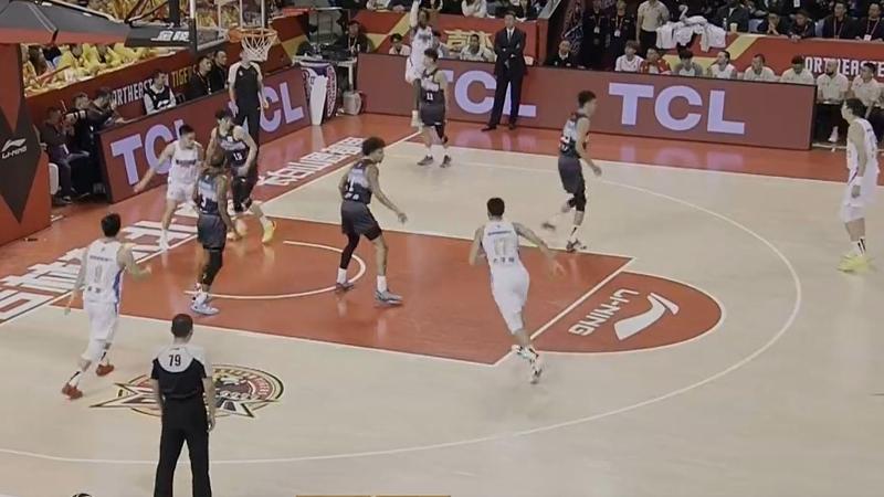 [CCTV集锦]🏀北京险胜吉林 巴里·布朗三分绝杀 周琦21+17 姜伟泽29+6+6